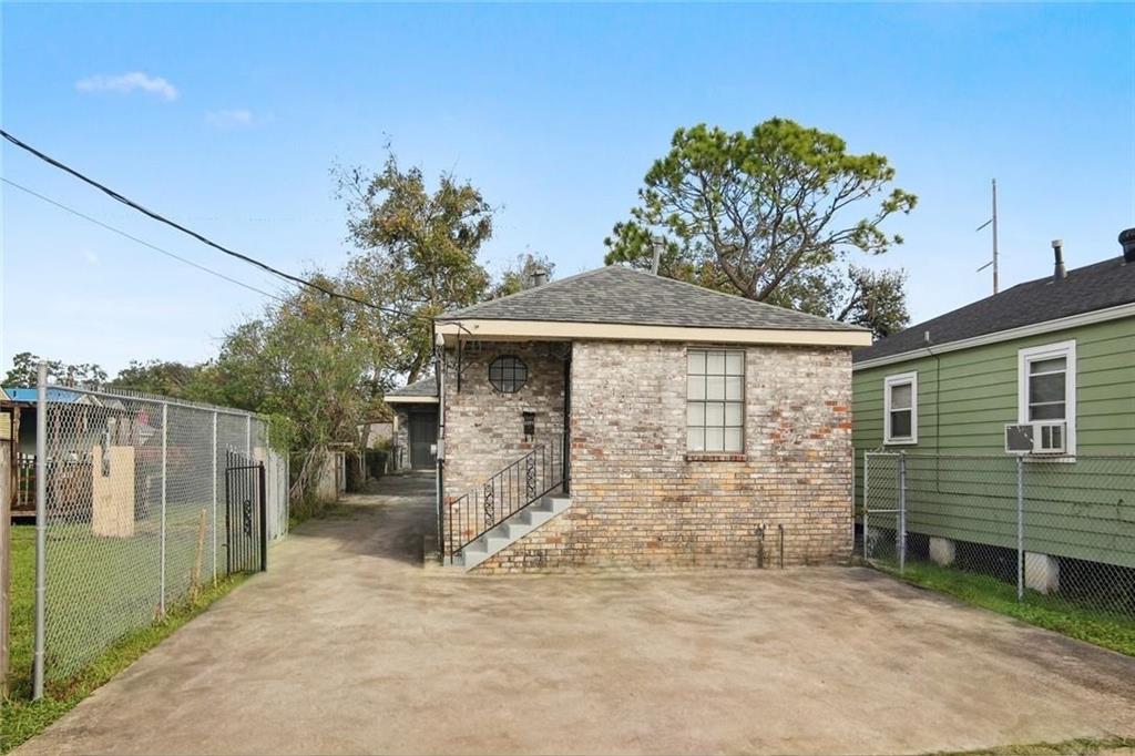 2119 HUMANITY. Street