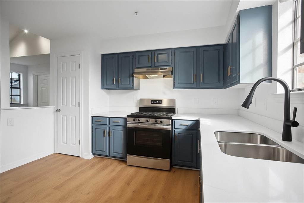 2119 HUMANITY. Street