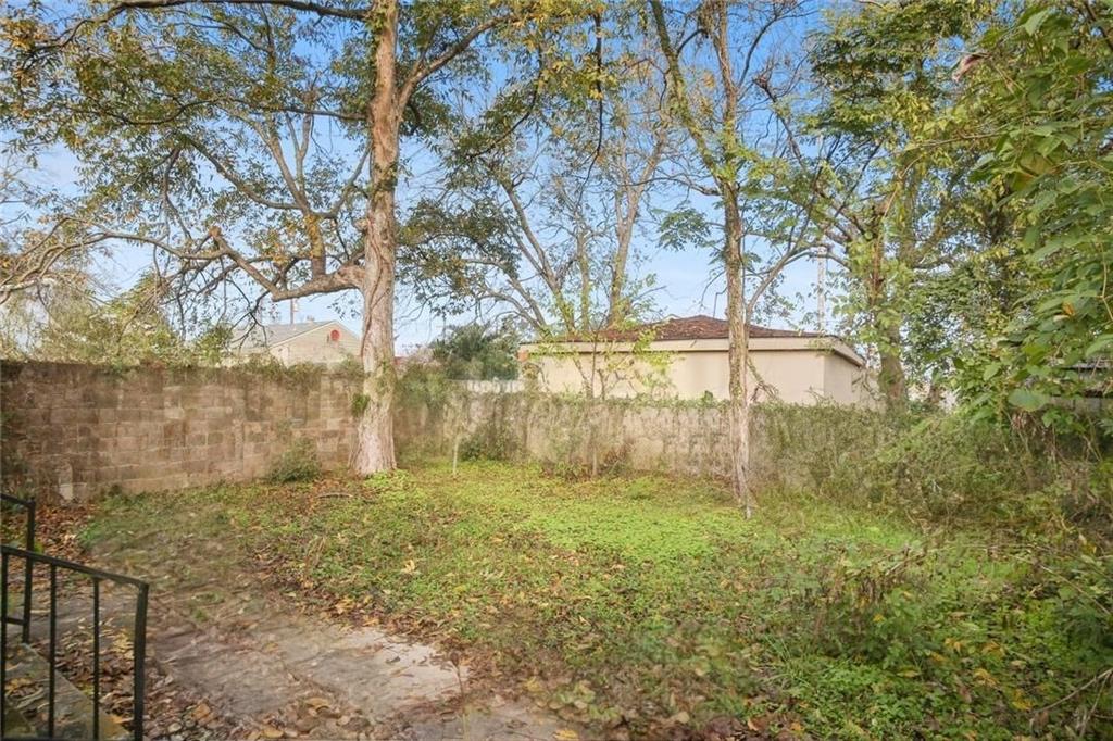 2119 HUMANITY. Street