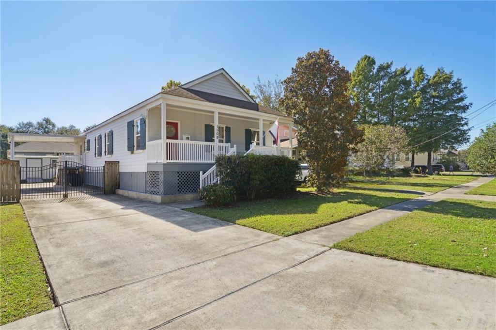 1508 CRESCENT Drive
