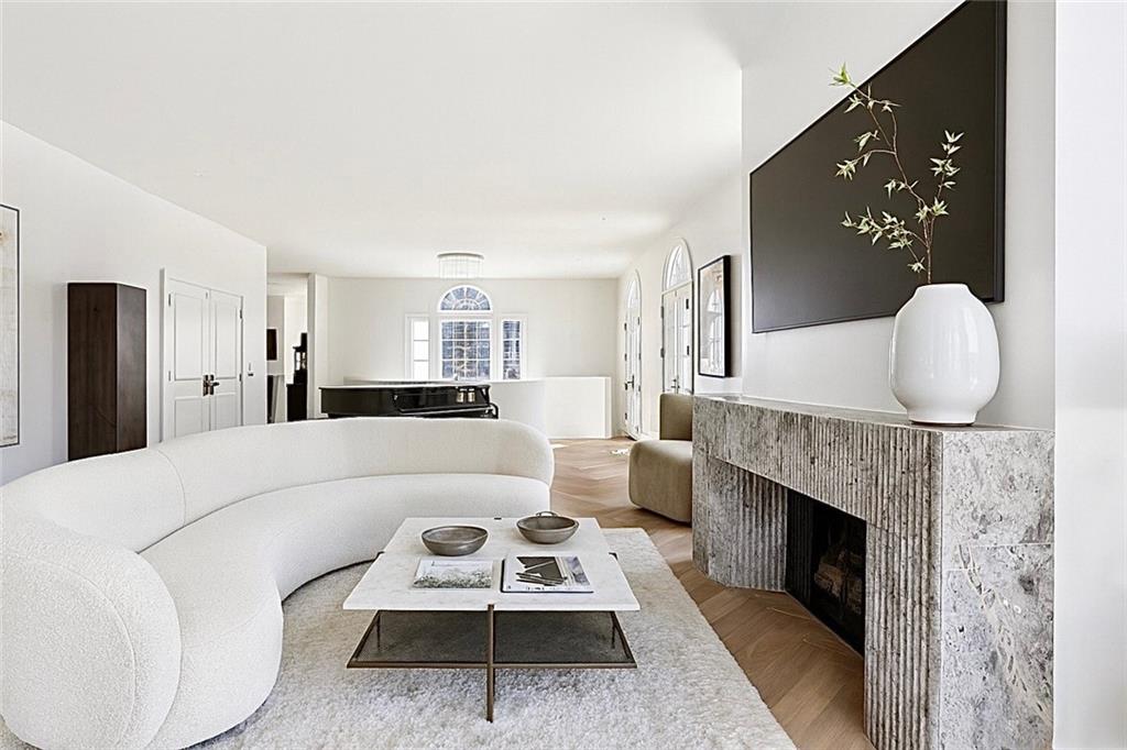 416 COMMON Street PHB