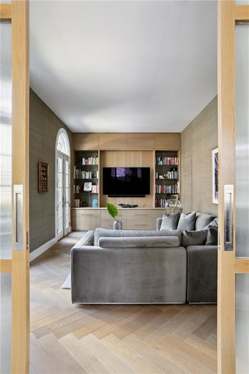 416 COMMON Street PHB