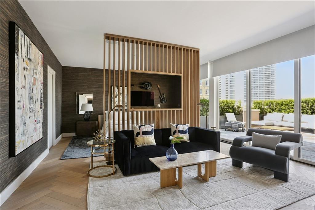 416 COMMON Street PHB