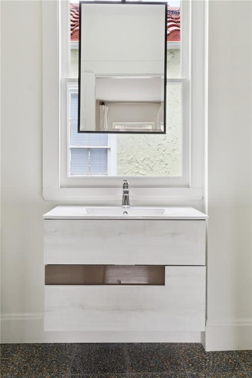 1729 PRYTANIA Street