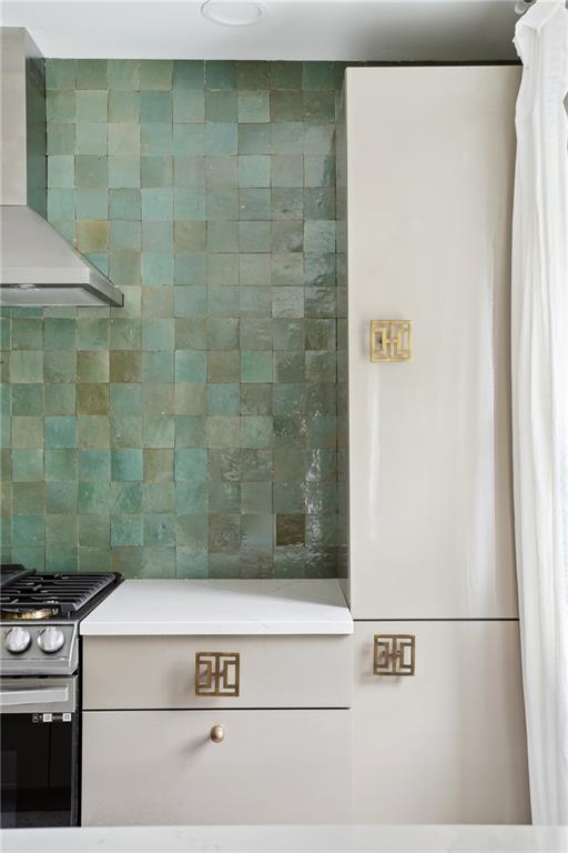 1729 PRYTANIA Street