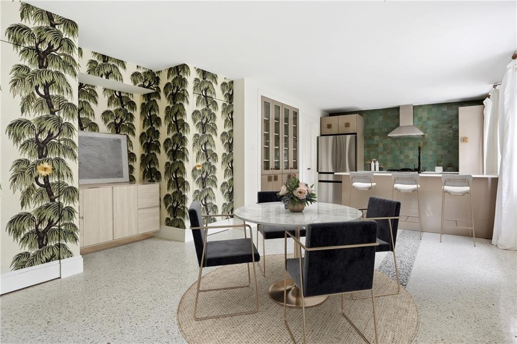 1729 PRYTANIA Street