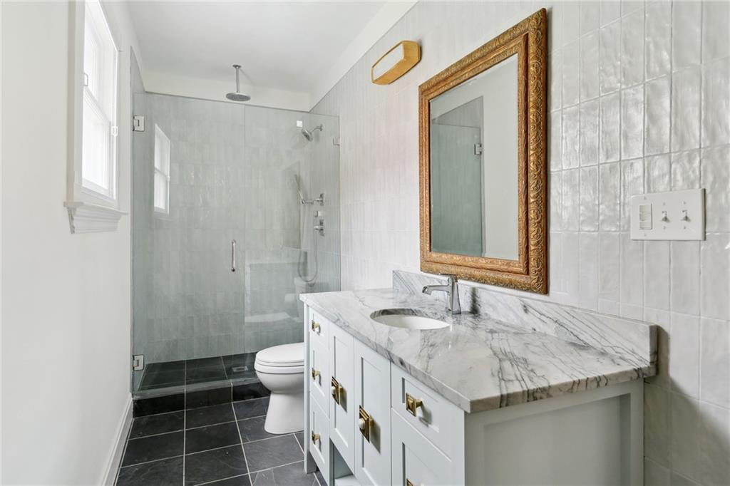 1729 PRYTANIA Street