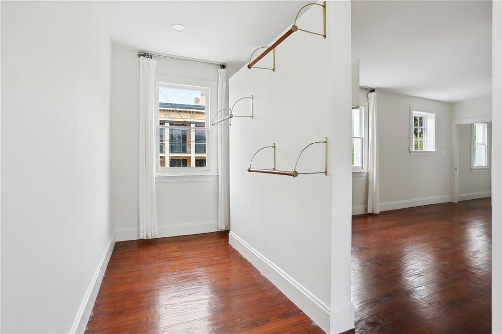 1729 PRYTANIA Street