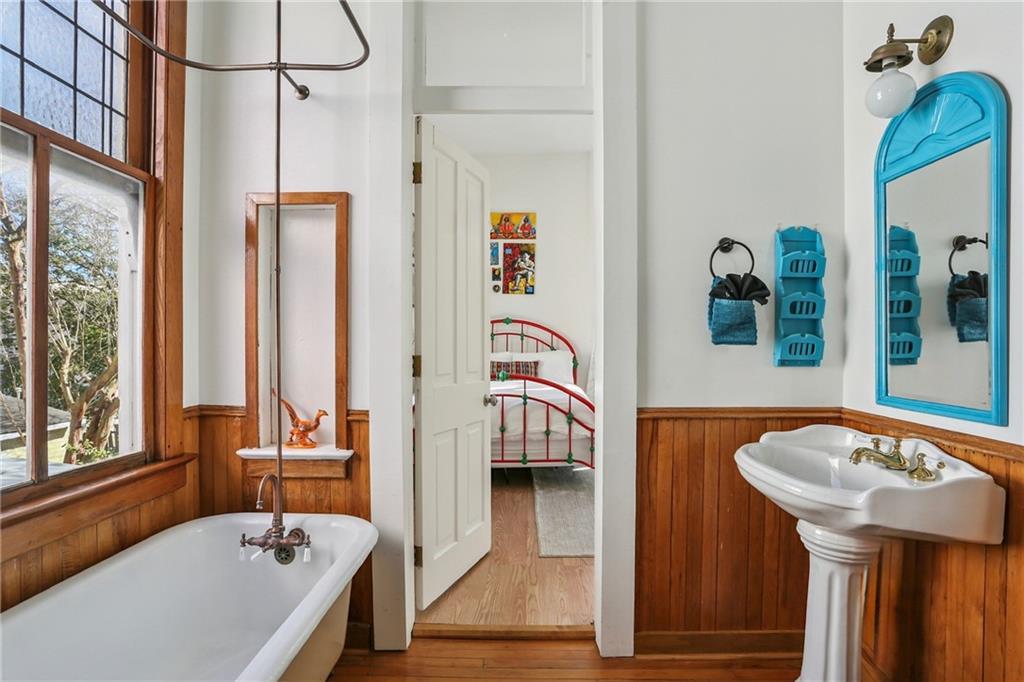 2126 BRAINARD Street