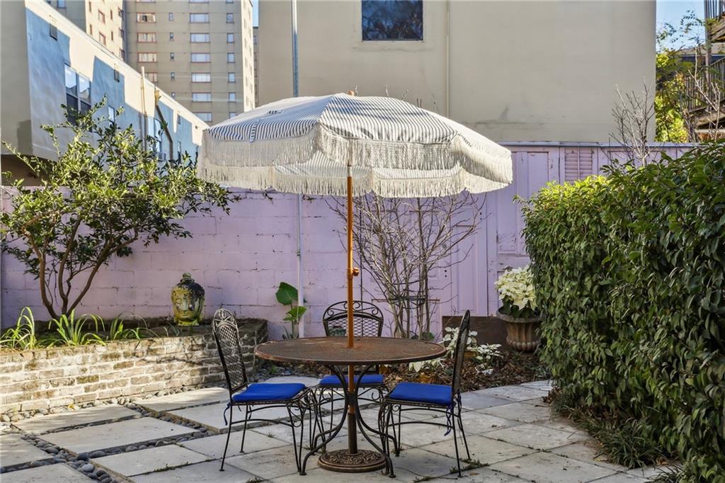 2126 BRAINARD Street