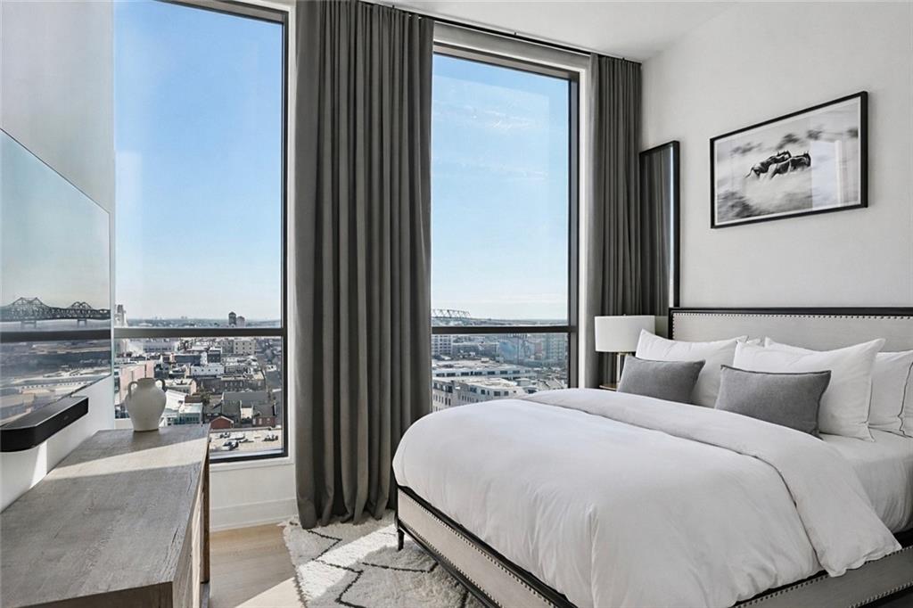 1001 JULIA Street 14E