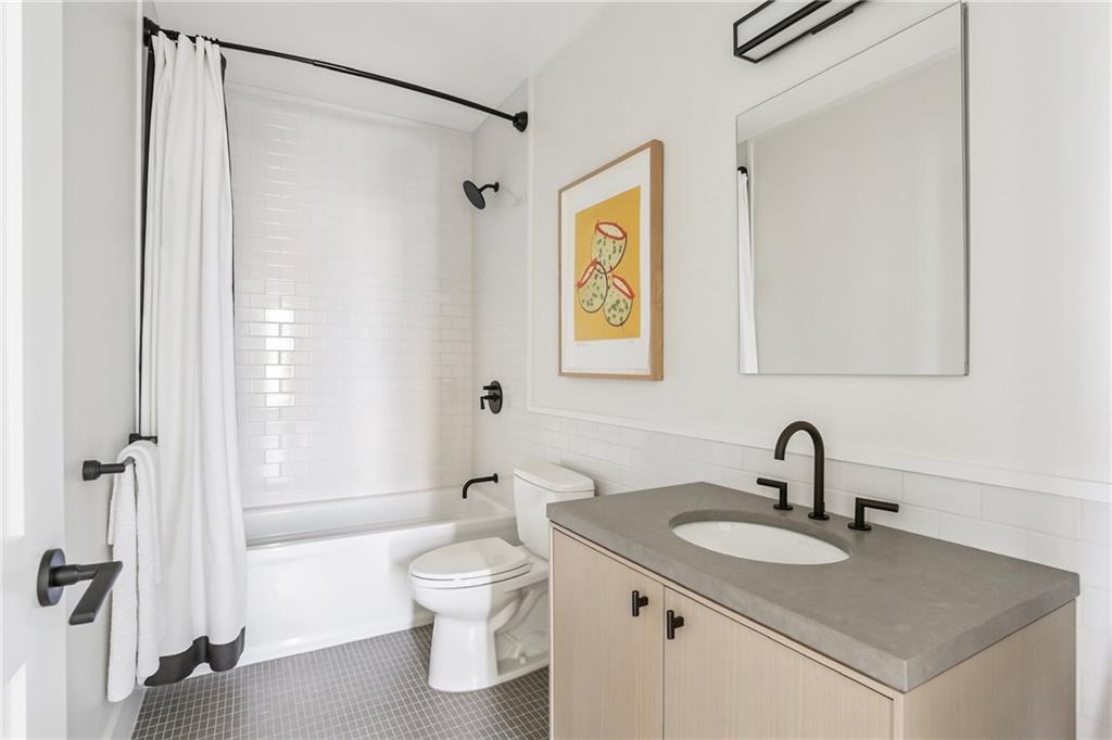 1001 JULIA Street 14E