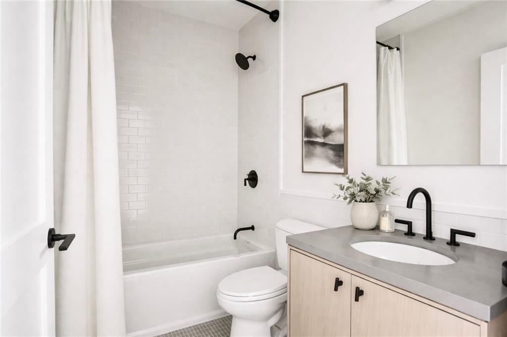 1001 JULIA Street 14E