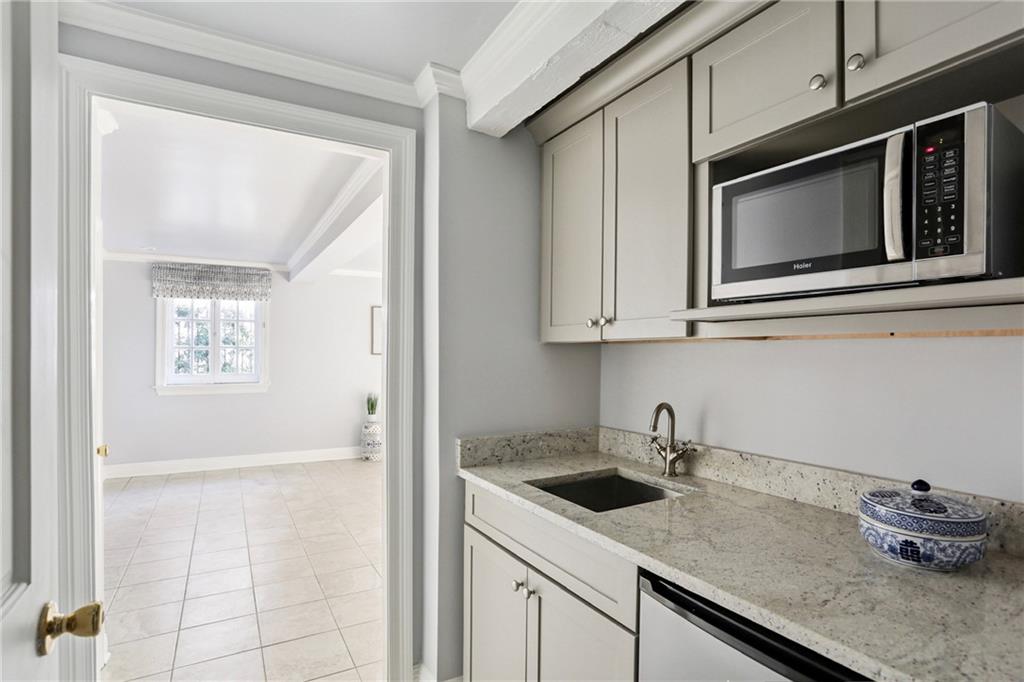 44 AUDUBON Boulevard