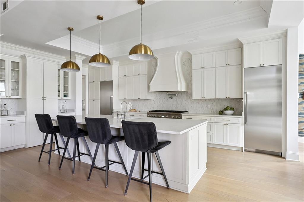 6838 CANAL Boulevard