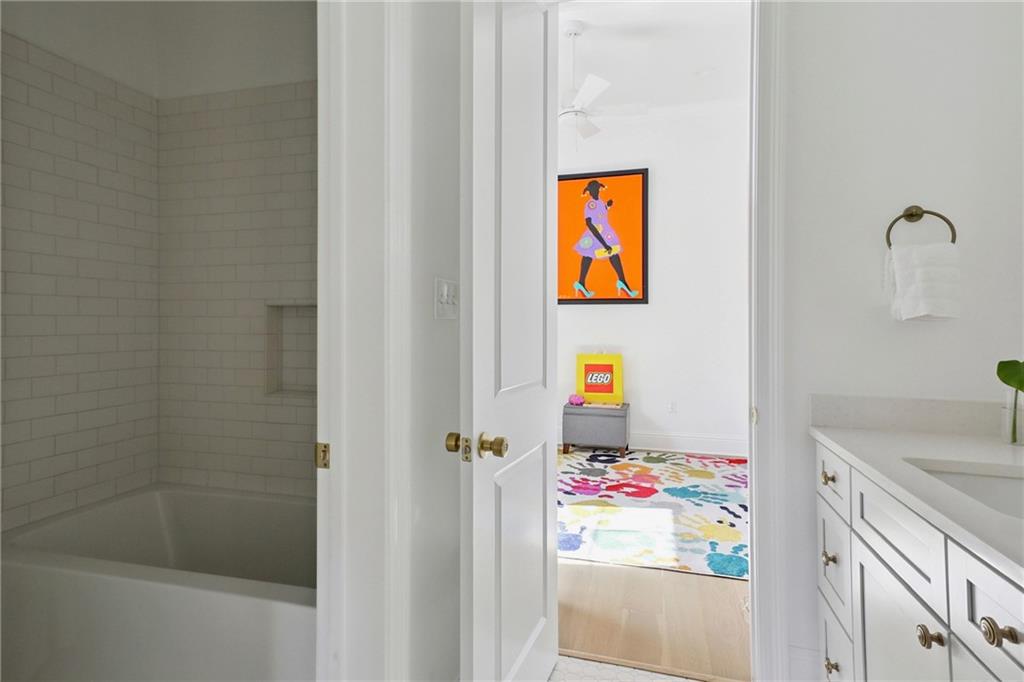 6838 CANAL Boulevard