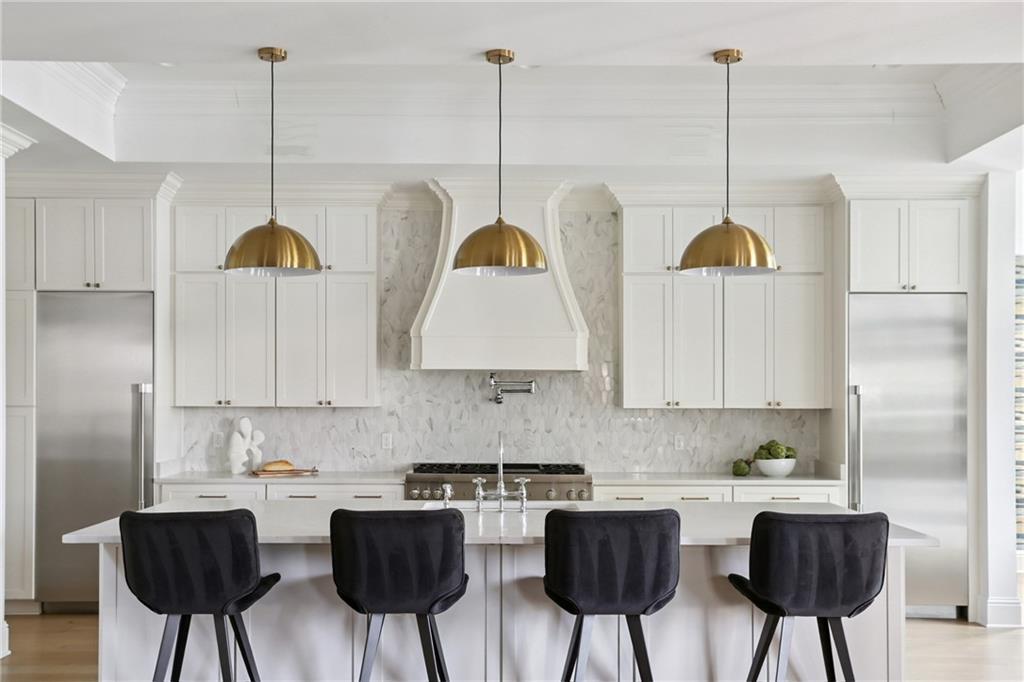 6838 CANAL Boulevard