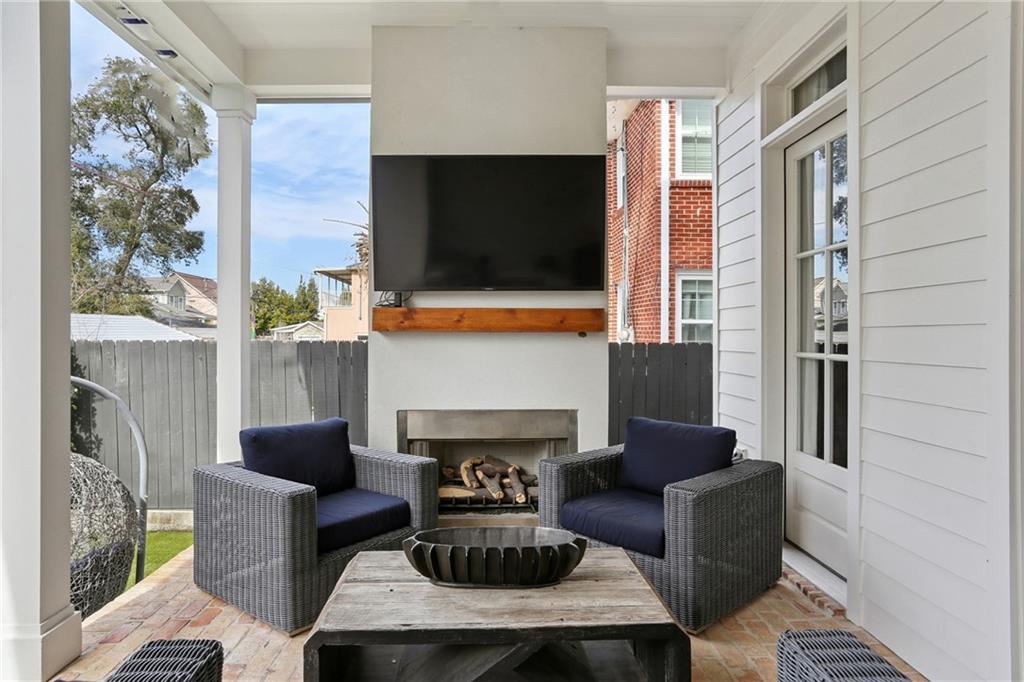 6838 CANAL Boulevard