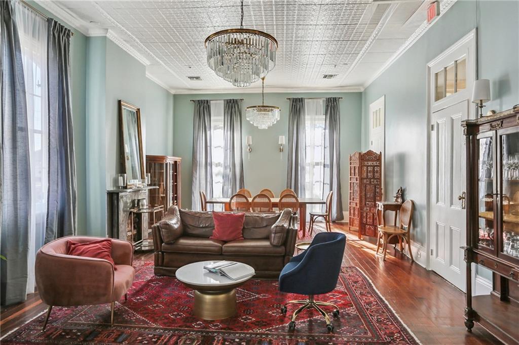 3607 MAGAZINE Street