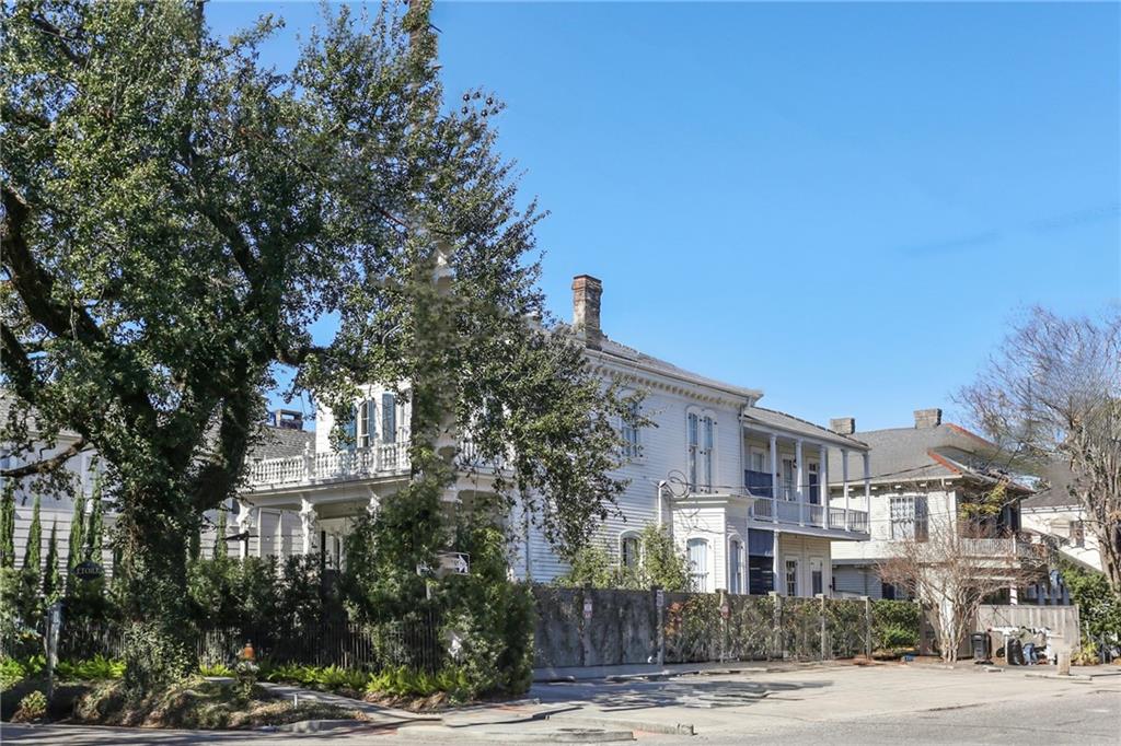 3607 MAGAZINE Street