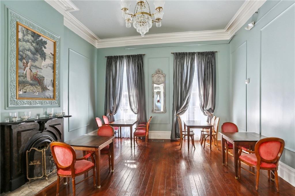 3607 MAGAZINE Street