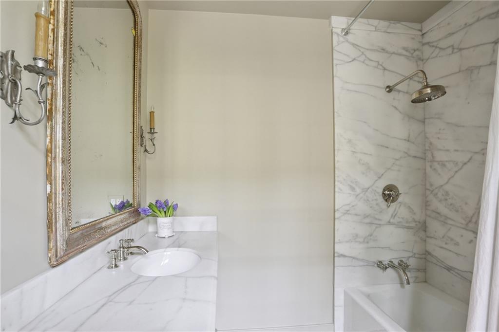 525 ST. LOUIS Street