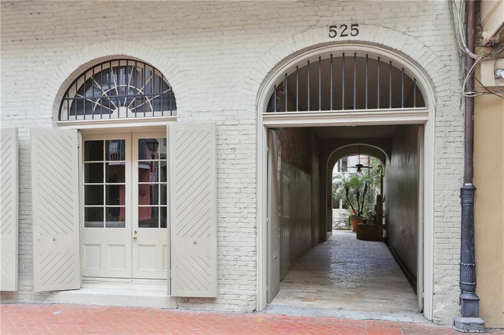 525 ST. LOUIS Street