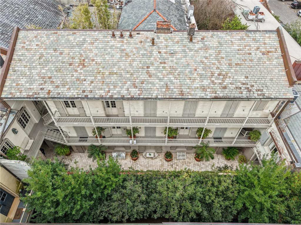 525 ST. LOUIS Street