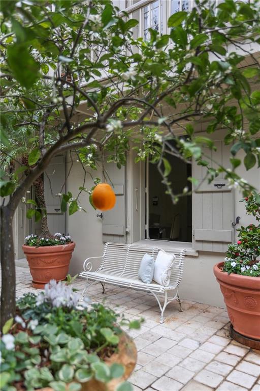 525 ST. LOUIS Street