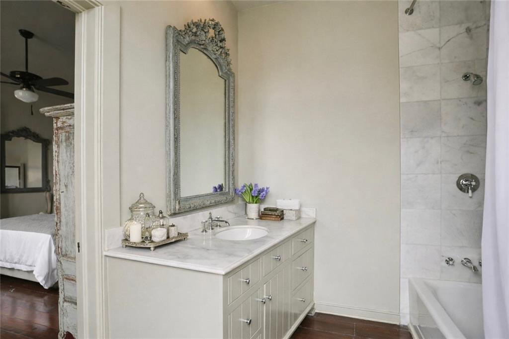 525 ST. LOUIS Street