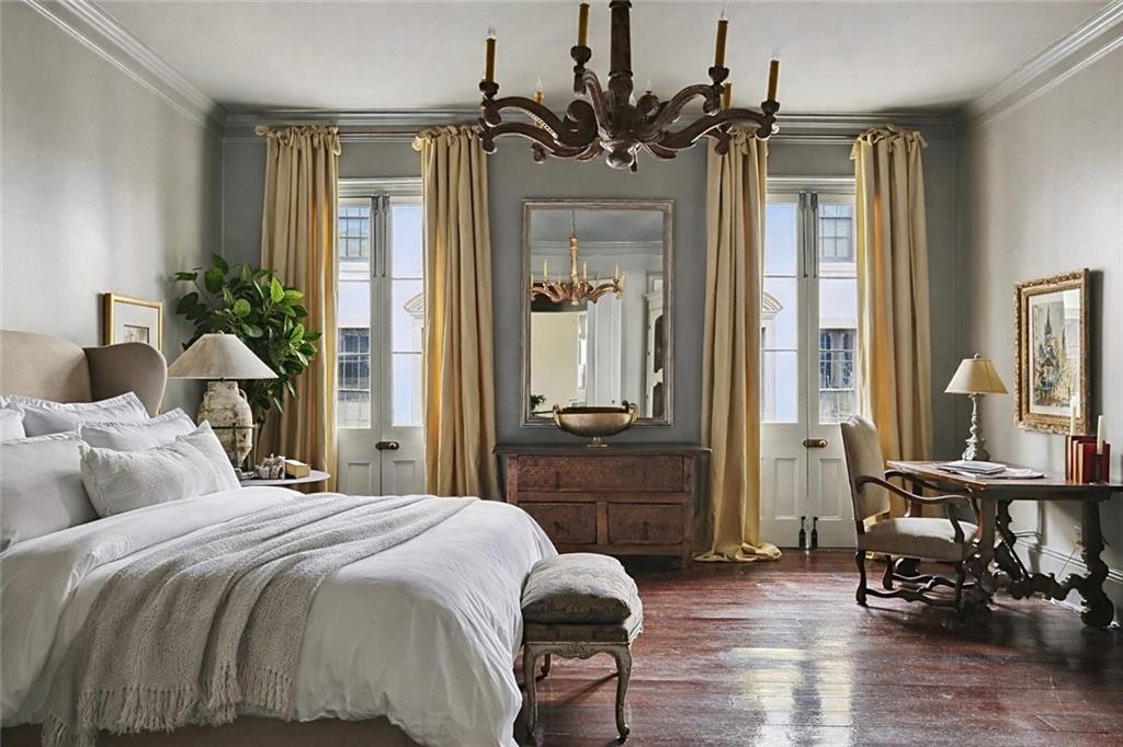 525 ST. LOUIS Street