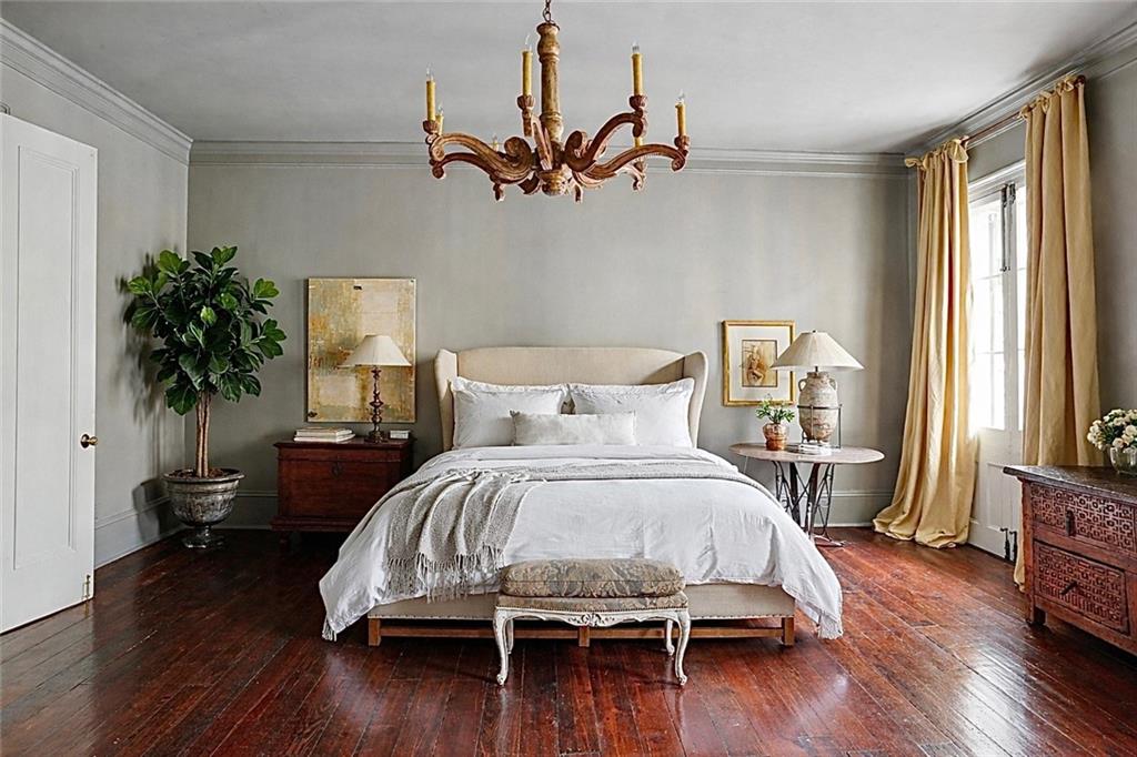 525 ST. LOUIS Street