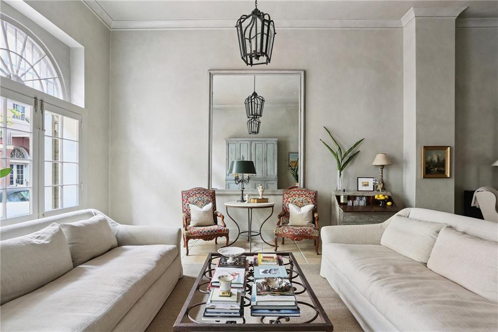 525 ST. LOUIS Street