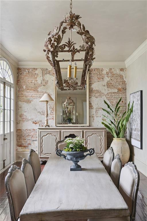 525 ST. LOUIS Street