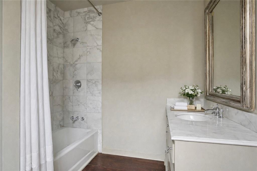 525 ST. LOUIS Street