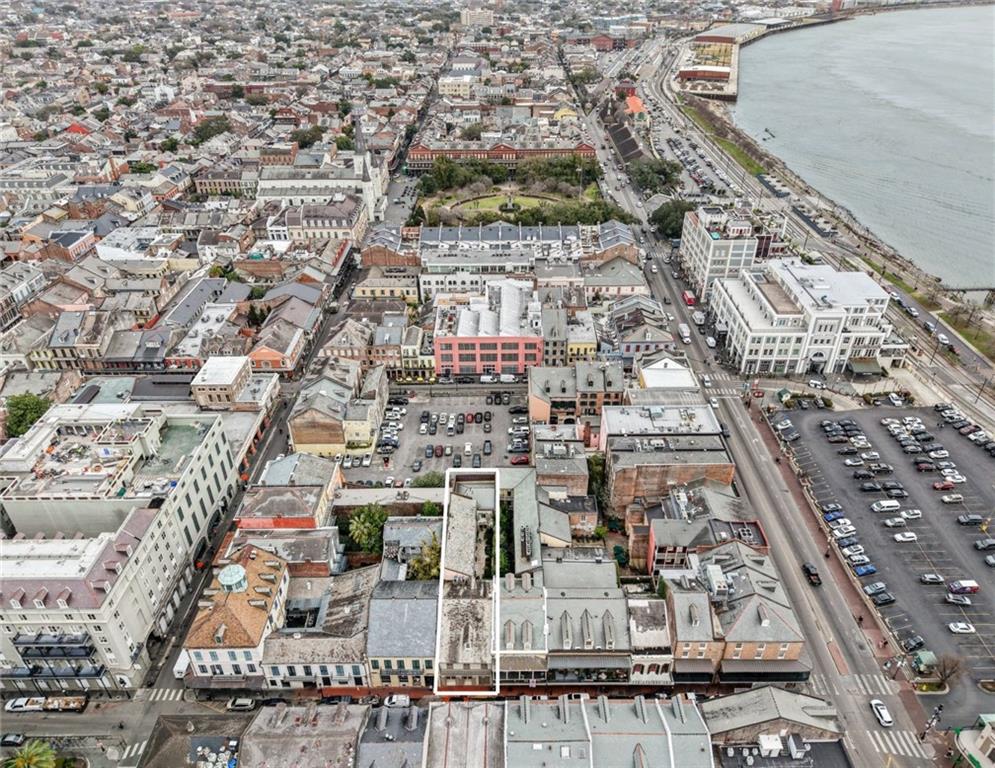 525 ST. LOUIS Street