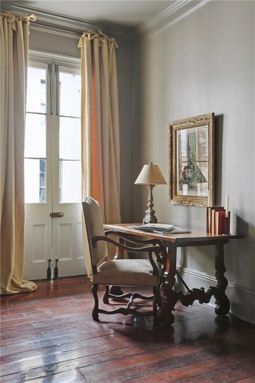 525 ST. LOUIS Street