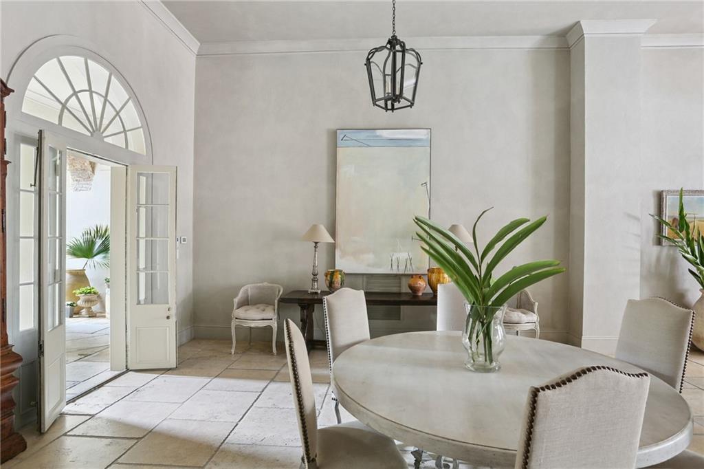 525 ST. LOUIS Street