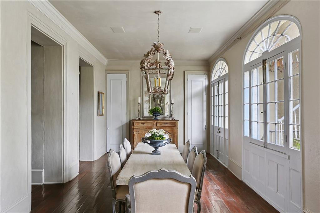 525 ST. LOUIS Street