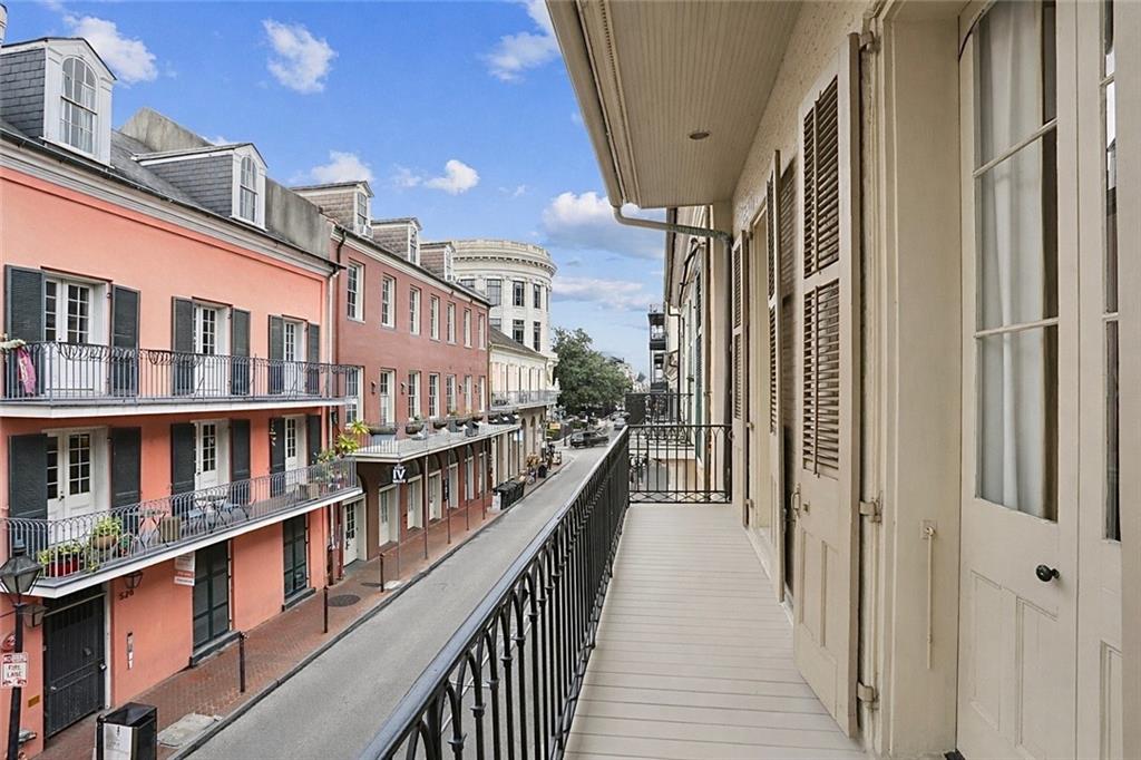 525 ST. LOUIS Street