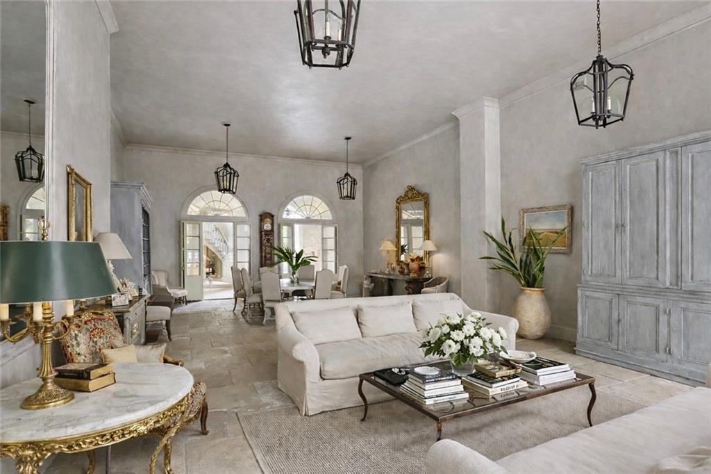 525 ST. LOUIS Street