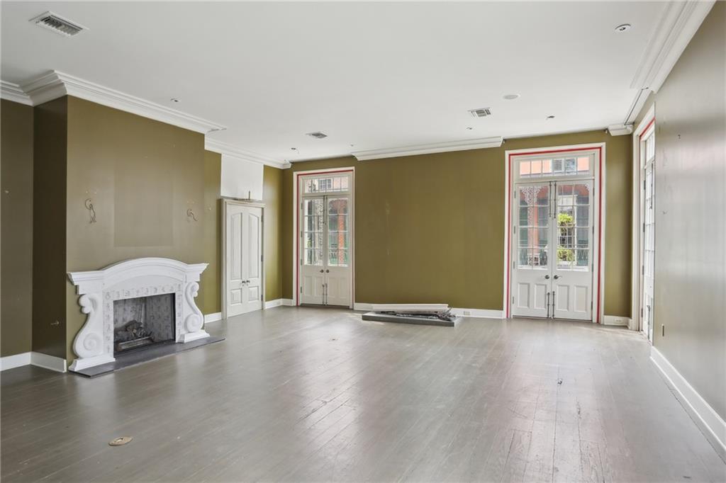 1130-1138 CHARTRES Street