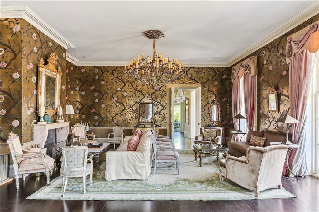 1130-1138 CHARTRES Street