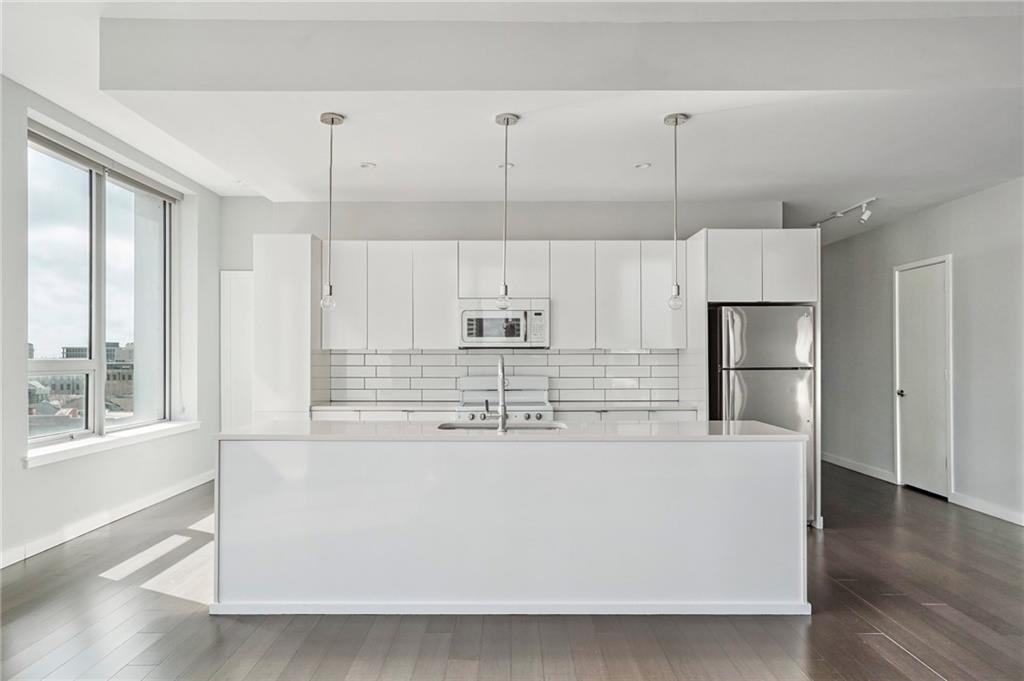 1000 GIROD Street PH2