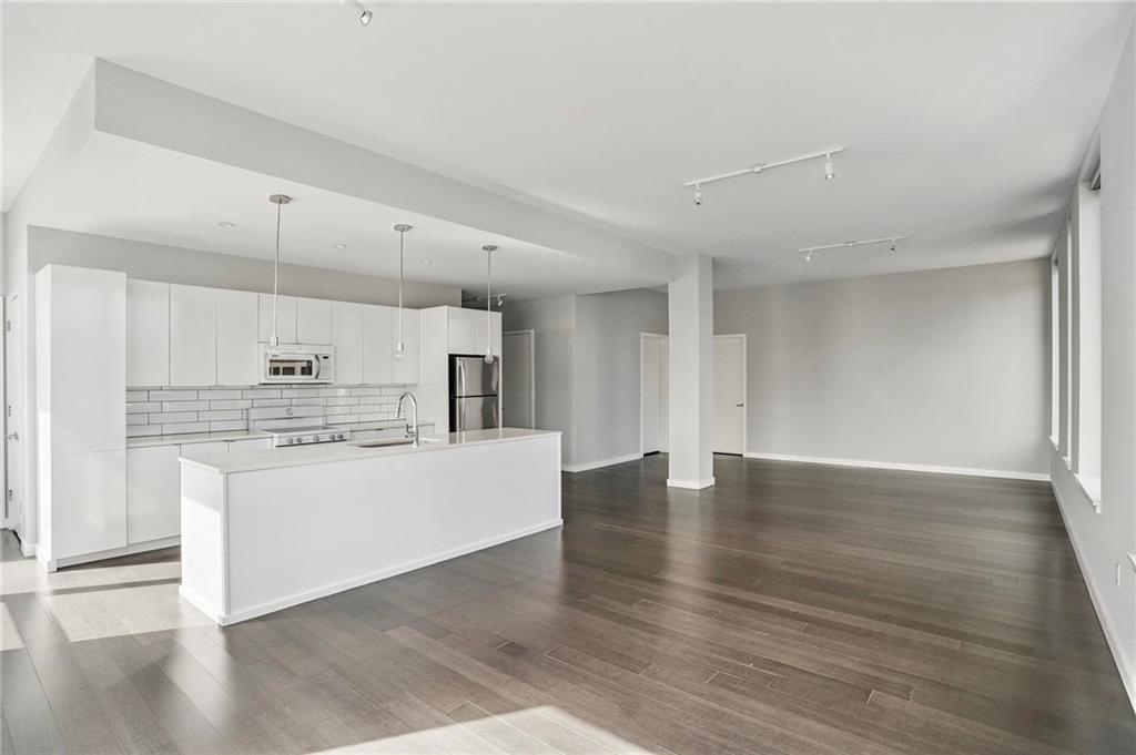 1000 GIROD Street PH2