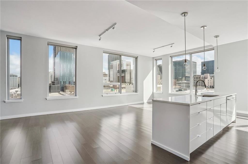 1000 GIROD Street PH2