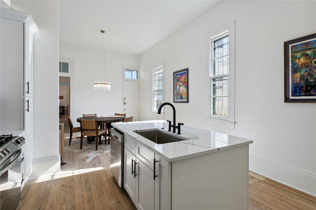 3616 BARONNE Street