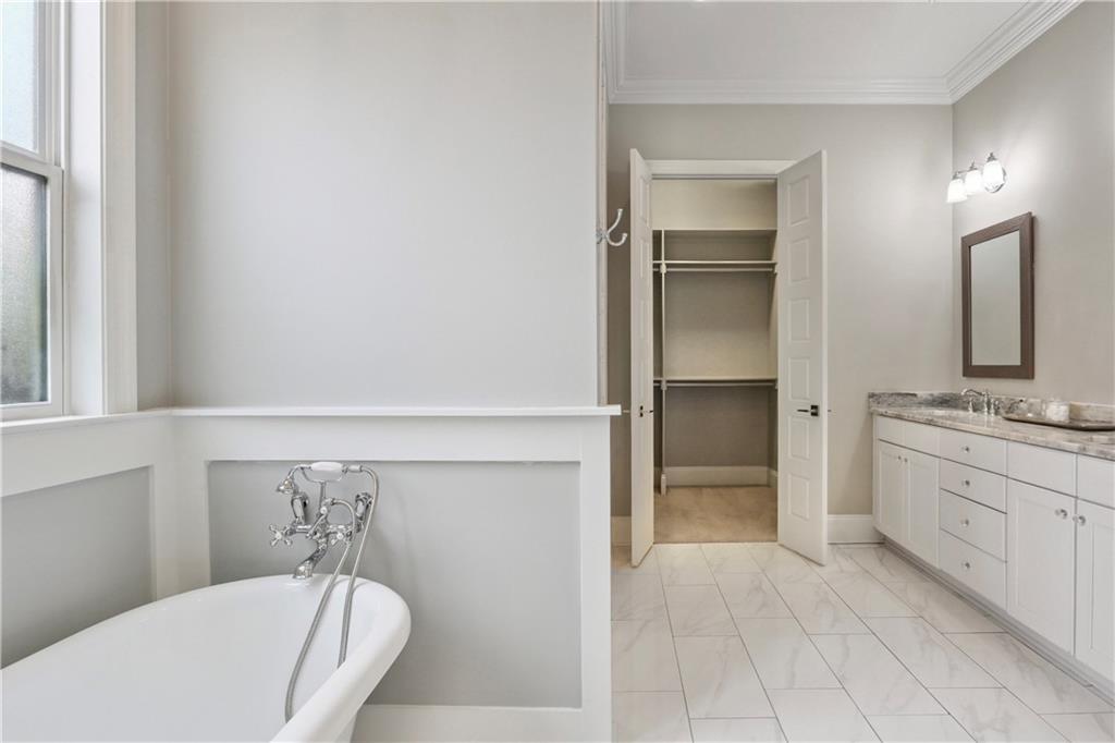 1504 CARNATION Avenue