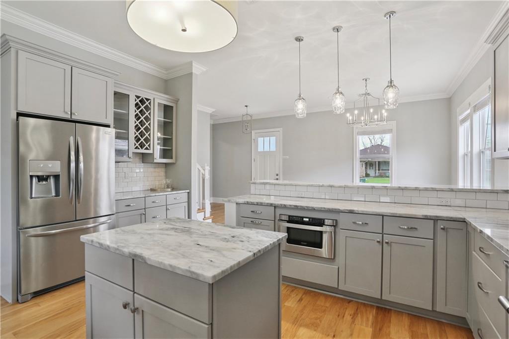 1504 CARNATION Avenue