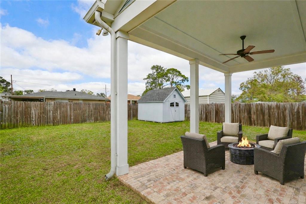 1504 CARNATION Avenue